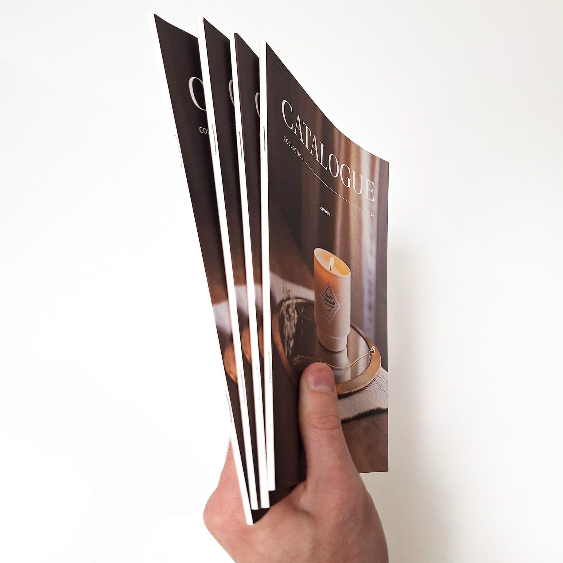 Catalogue de bougie en dos carré piqué (Alt)